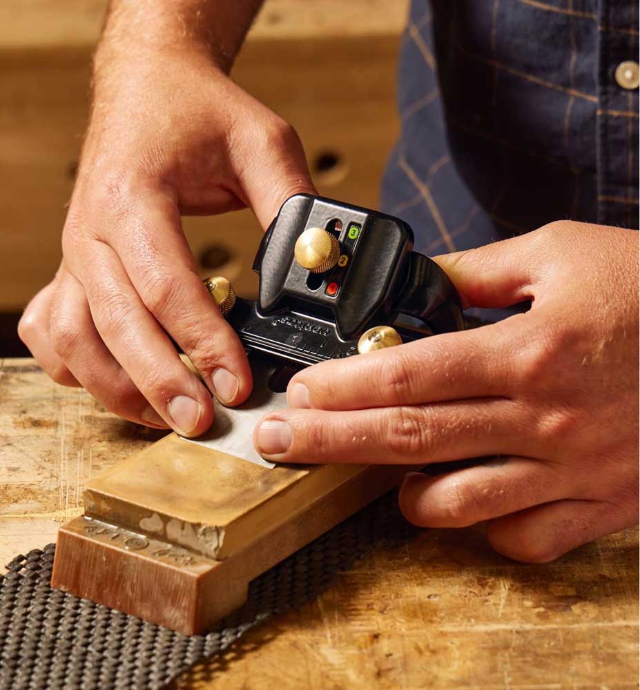Woodworker using the Veritas MK.II Honing Guide System