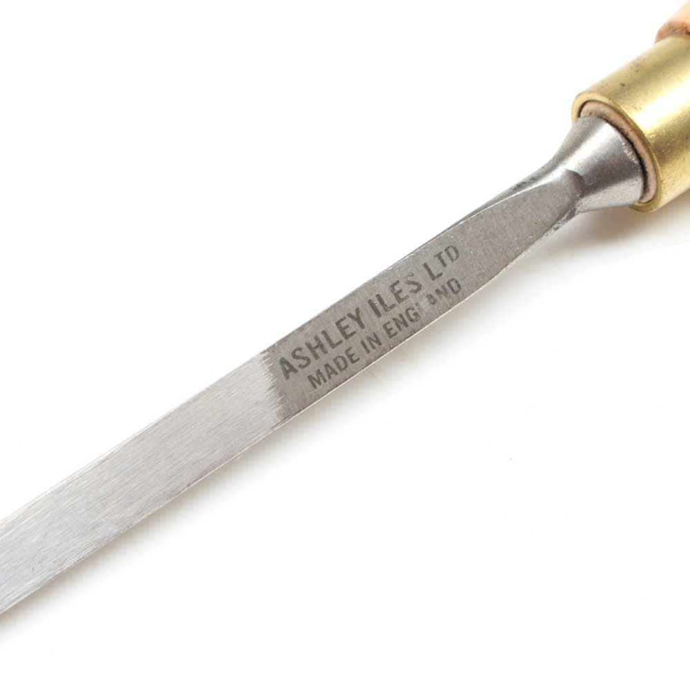 Sweep one A.Iles Carving chisel marked with the Ashley Iles trade mark
