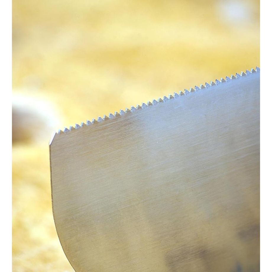 Close up view of the Miniature Tenon Saws teeth