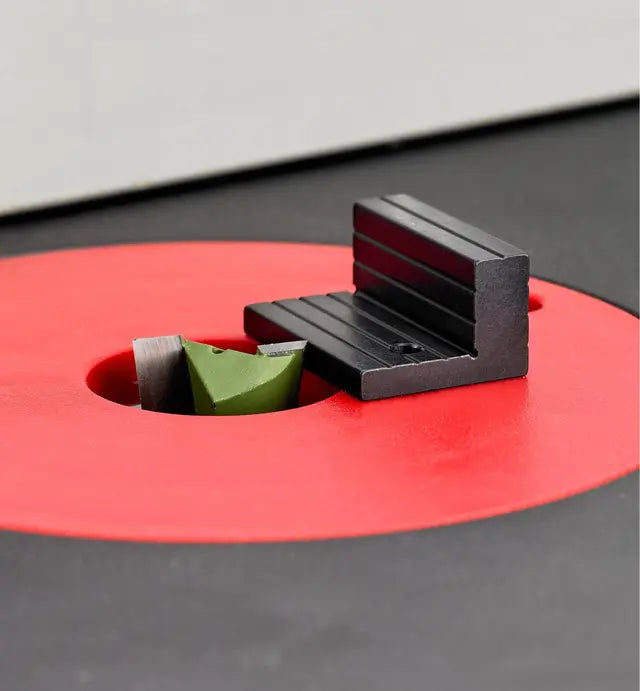 Veritas Layout Block being used to set blade on machine