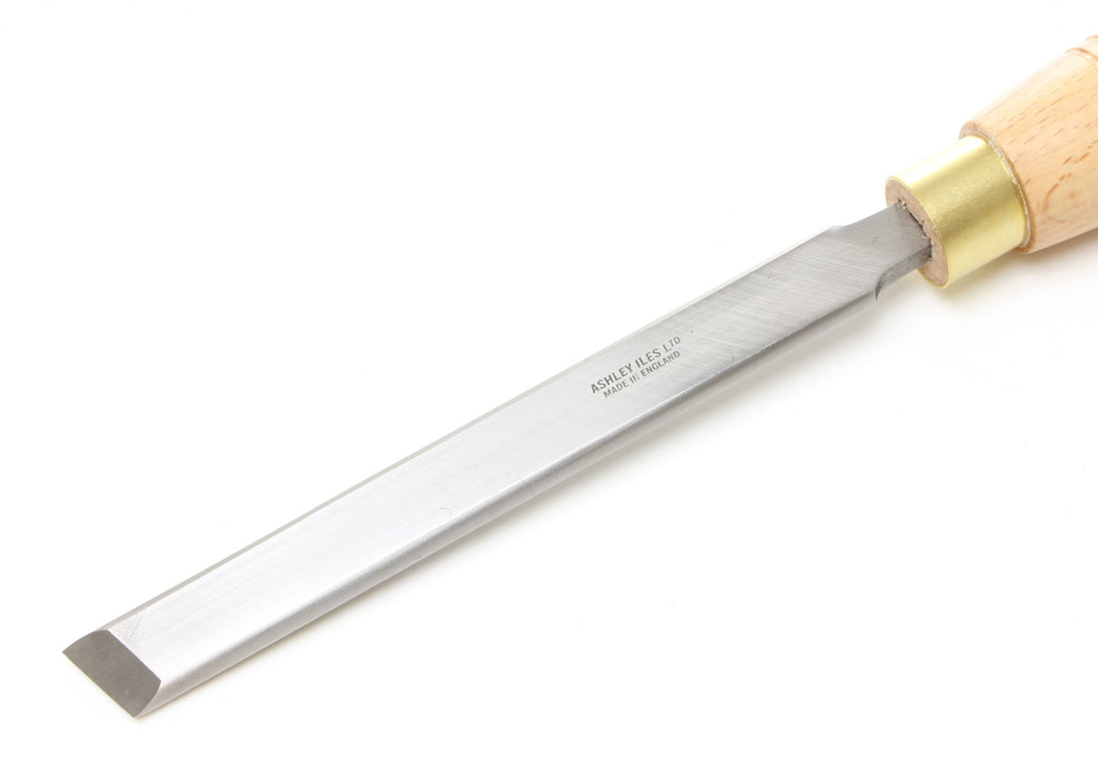 Ashley Iles Pole Lathe Skew Chisel - view of blade profile