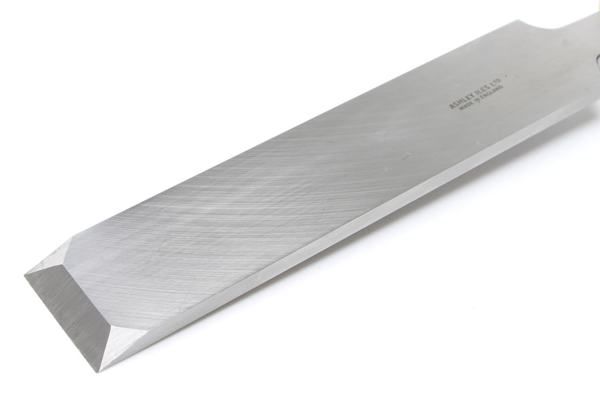 Ashley Iles Pole Lathe Chisel - close up of blade