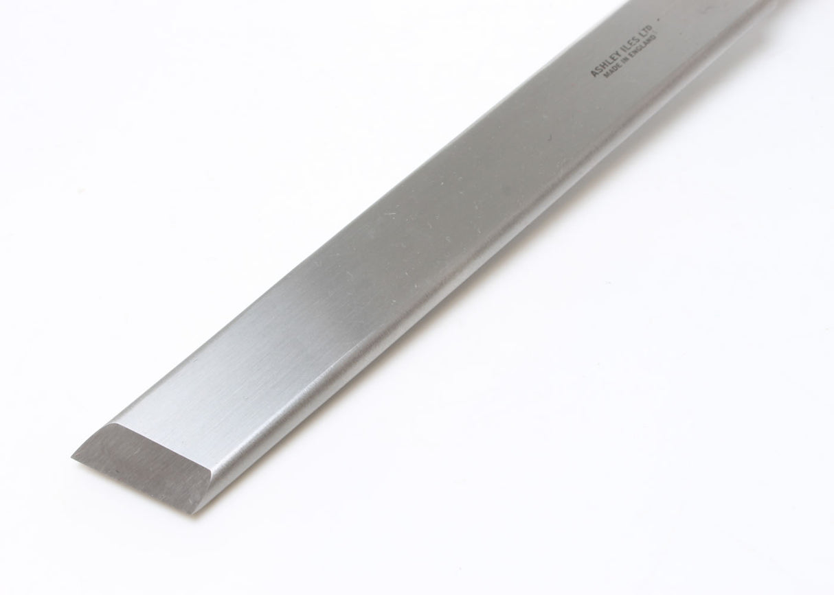 Ashley Iles Pole Lathe Skew Chisel - view of blade