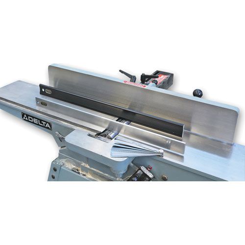 Veritas Aluminium Straight Edge being used to set woodworking machine.