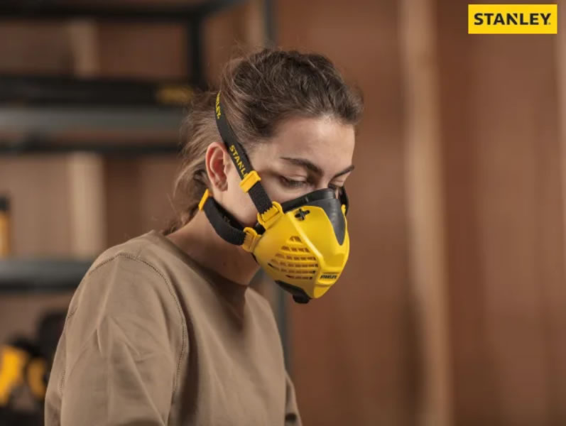 Stanley Dust Mask Respirator with P3 Filters - Medium to Large