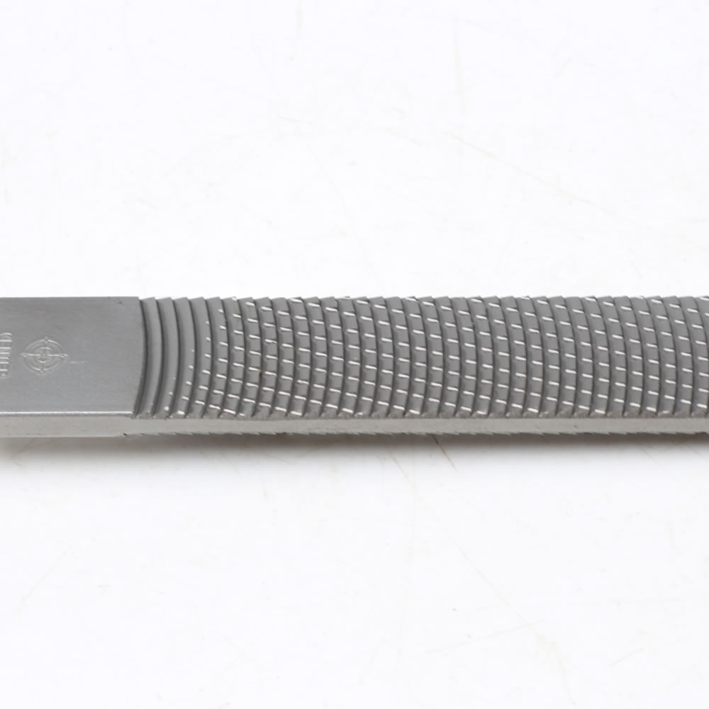 Close up of the Asahi Iwasaki Carvers File Blade