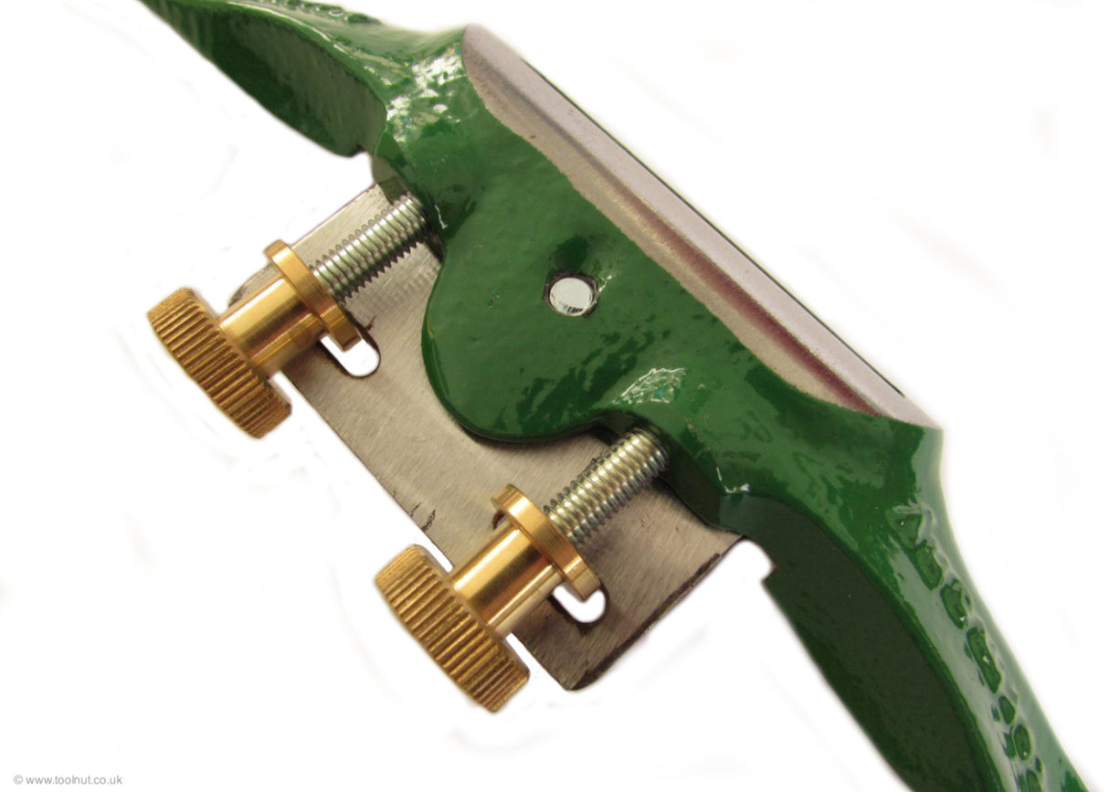 Kunz round spokeshave - view of blade adjusters